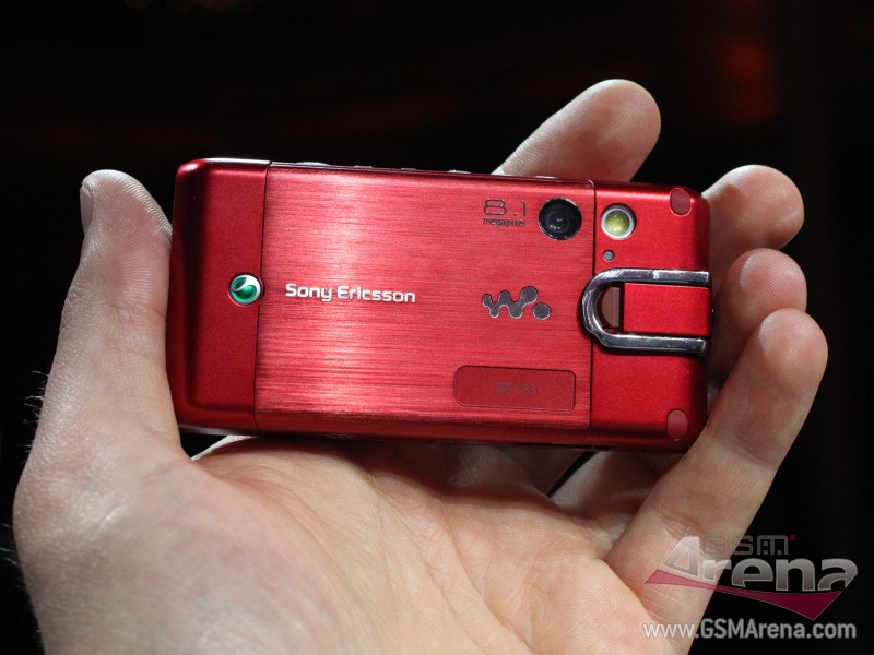 sony ericsson w995 red